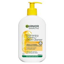Garnier Skin Active Brightening Vitamin C Cream Cleanser 250ml